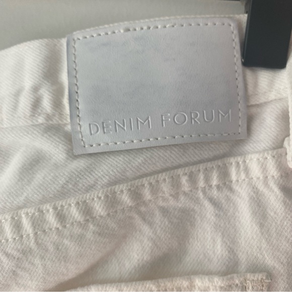 Aritzia Denim Forum Yoko High Rise Cut Off Denim Short in White - 27 - Picture 11 of 15